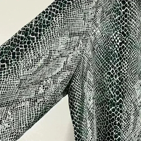 Misook Exlusively Snake Print Zipper Closure Blouse Size Large - Picture 7 of 9